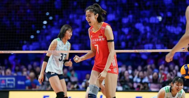 排球明星选手受伤退赛，引发热议