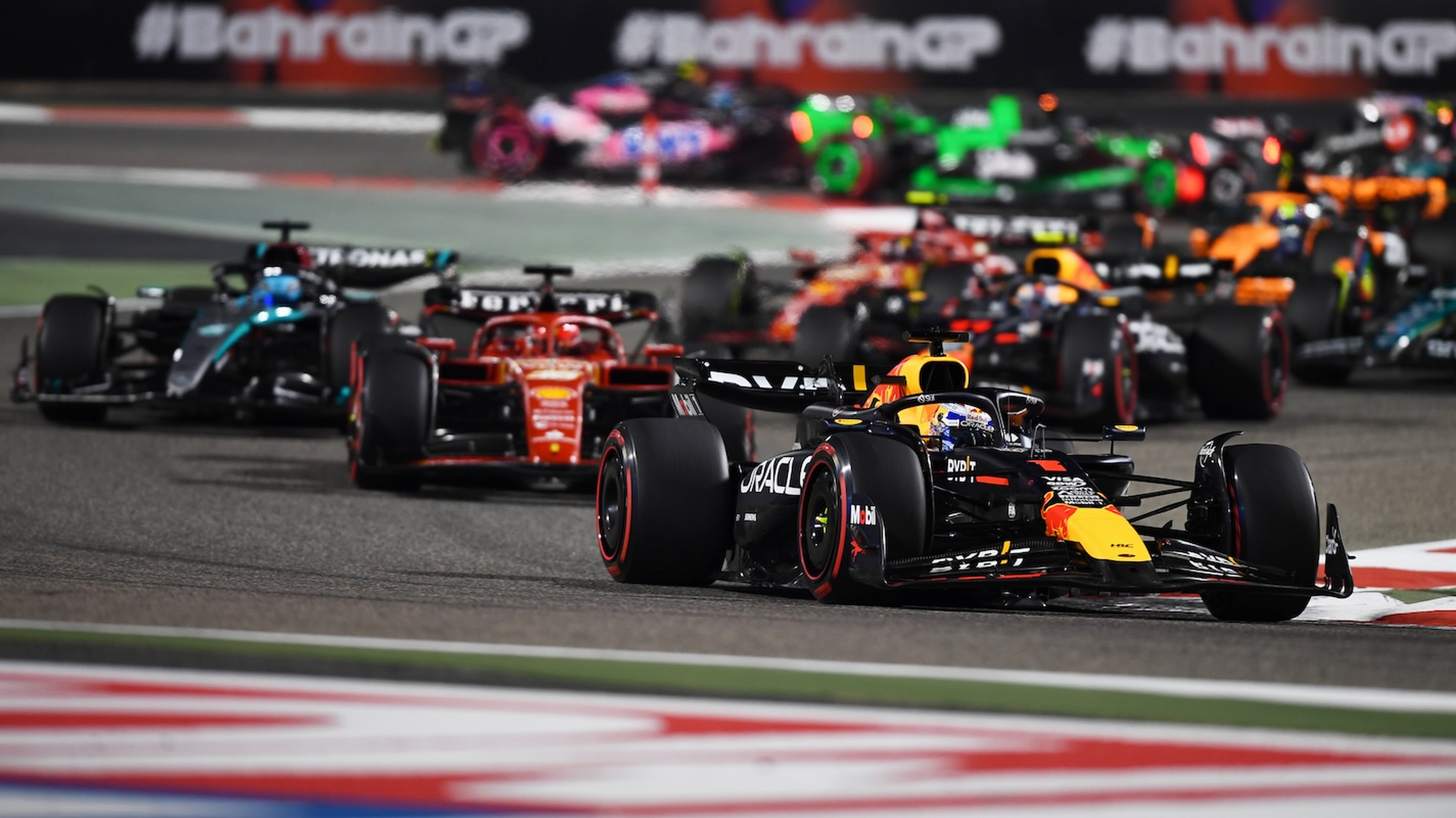 红牛二队轻取雷诺车队，佩雷兹关键制胜的简单介绍