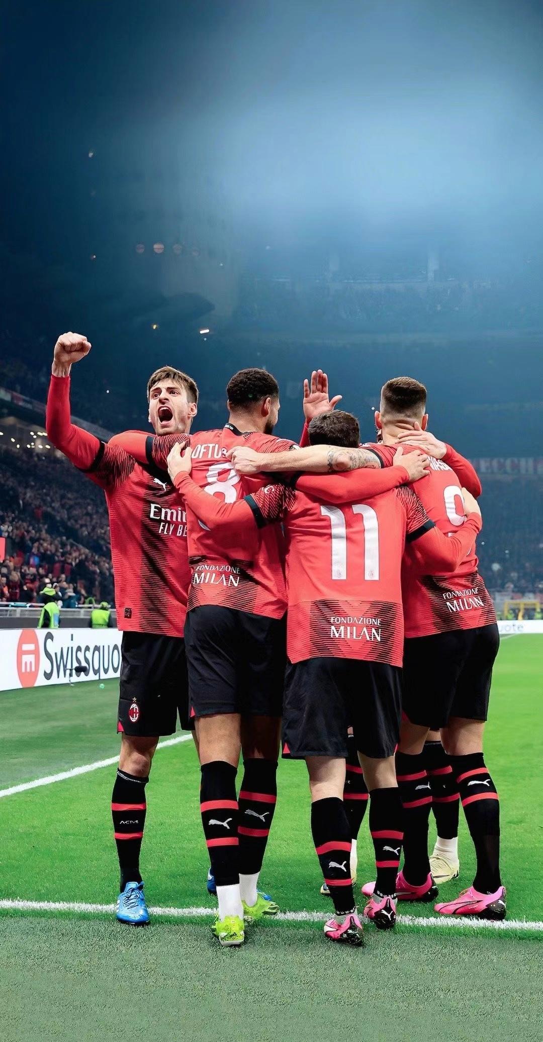 那不勒斯鏖战AC米兰，莱万关键制胜