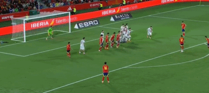 皇马翻盘波兰，奥亚尔萨瓦尔点燃赛场